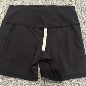 Lululemon shorts black size 14
